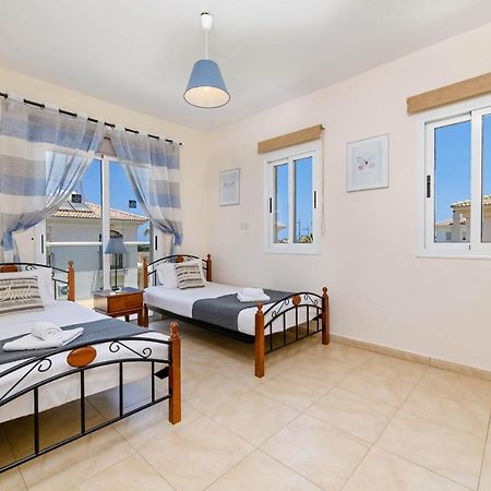 Blue Water Bay Villas Paralimni Luaran gambar
