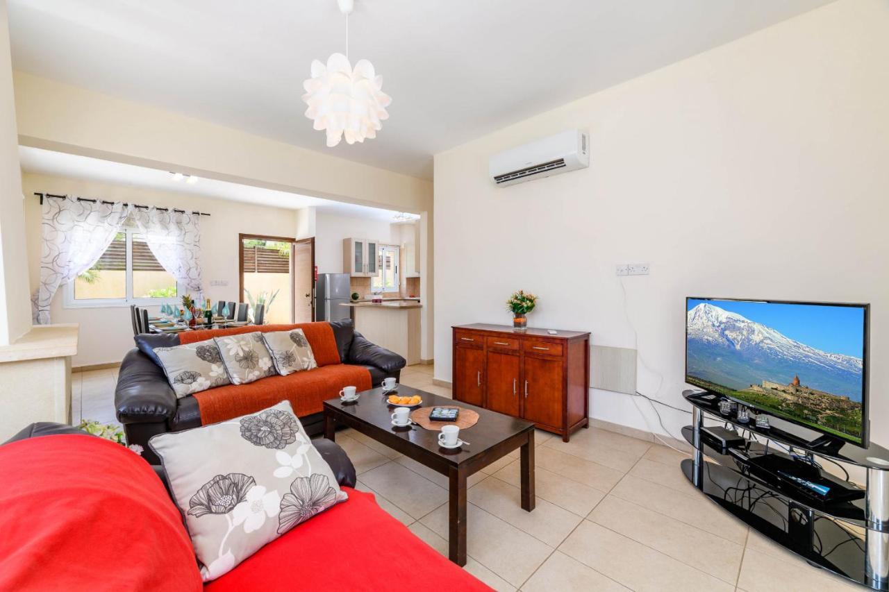 Blue Water Bay Villas Paralimni Luaran gambar