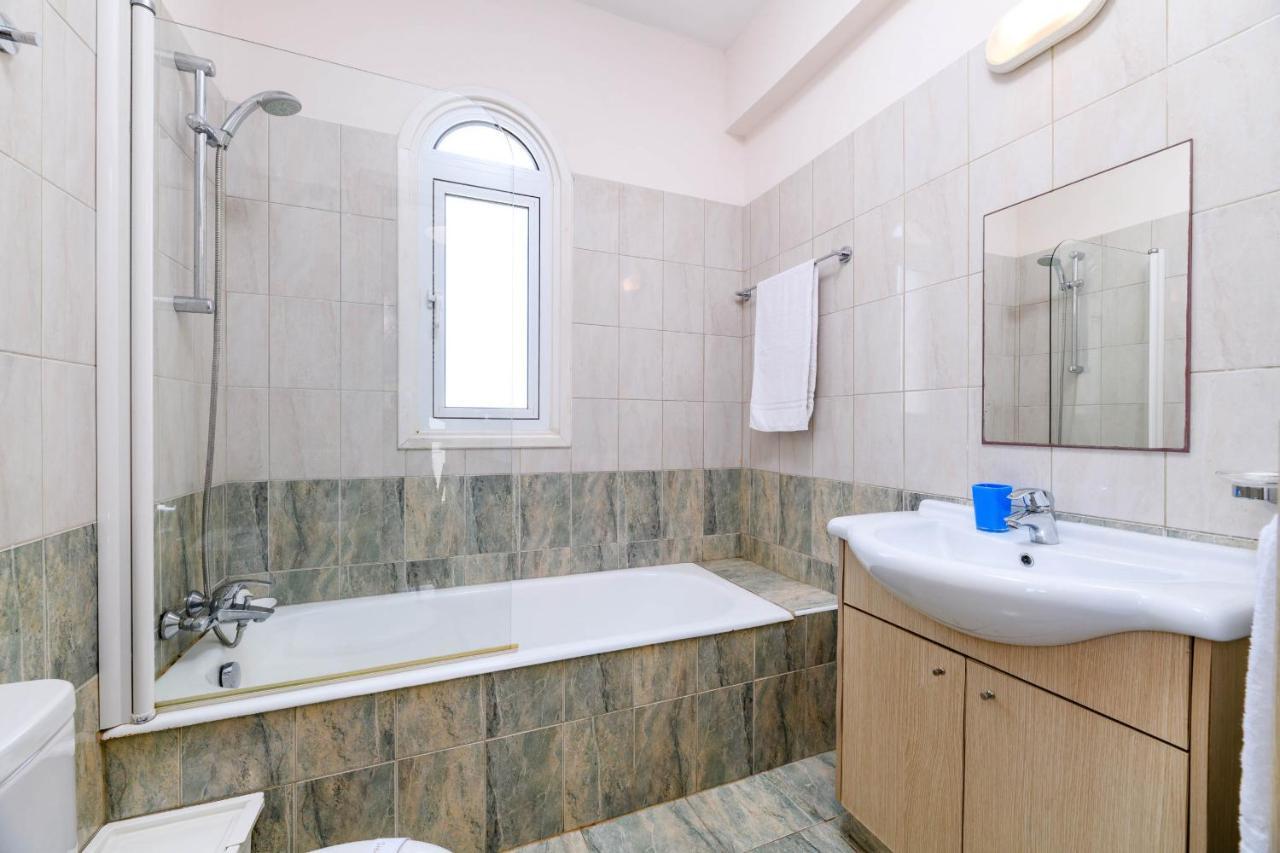 Blue Water Bay Villas Paralimni Luaran gambar