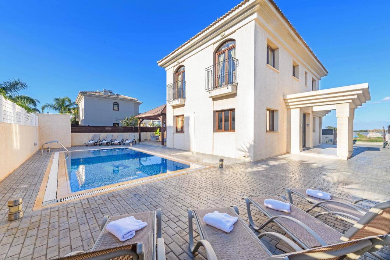 Blue Water Bay Villas Paralimni Luaran gambar