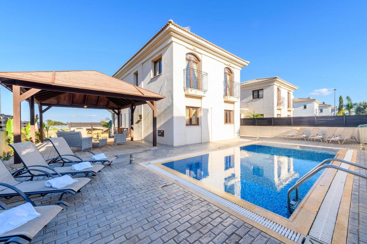 Blue Water Bay Villas Paralimni Luaran gambar