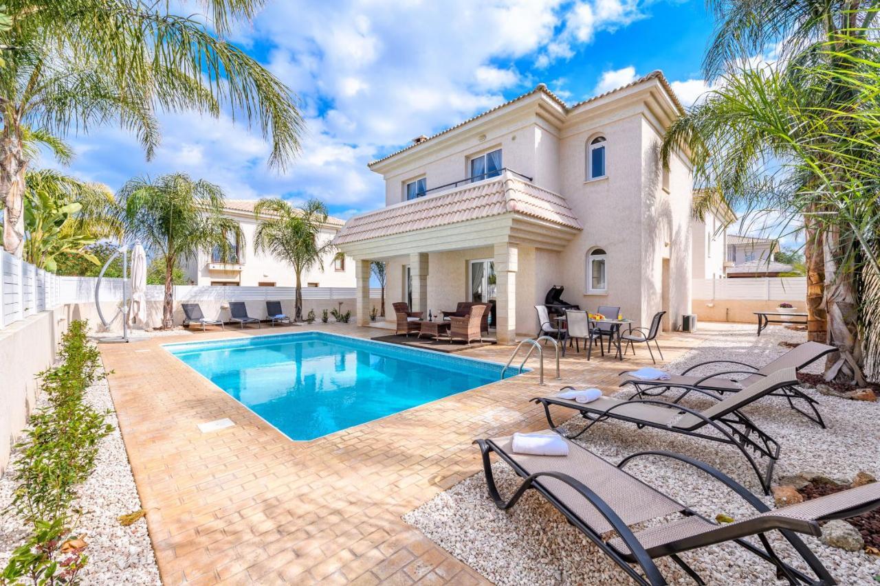Blue Water Bay Villas Paralimni Luaran gambar