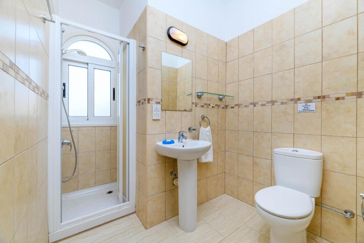 Blue Water Bay Villas Paralimni Luaran gambar