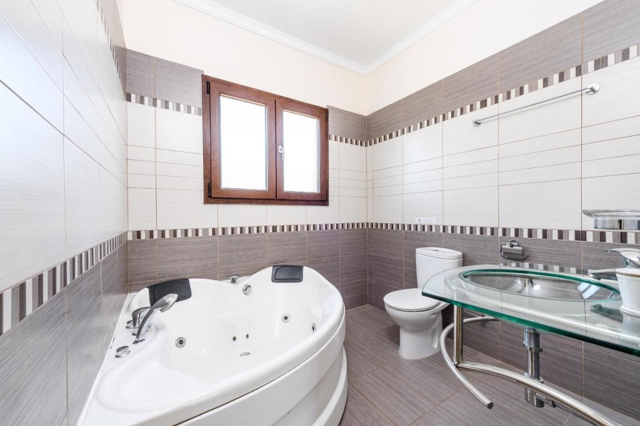 Blue Water Bay Villas Paralimni Luaran gambar