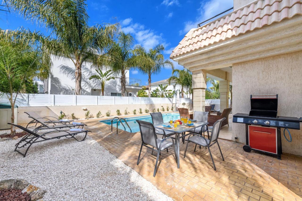 Blue Water Bay Villas Paralimni Luaran gambar